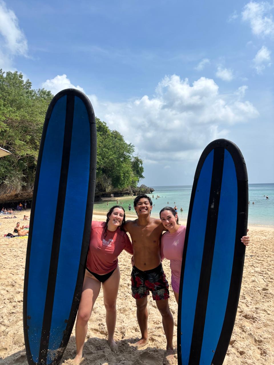Group surf lesson